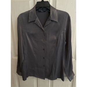 Preston & York Women’s Petite Size 8 grey shimmer button up shirt